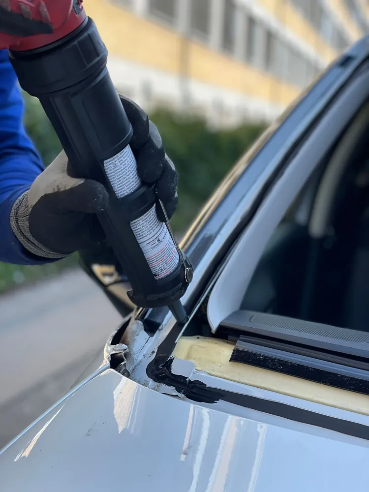 New windshield being installed in Cocoa, FL
